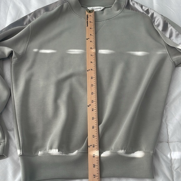 Club Monaco Sweater - Picture 6 of 9